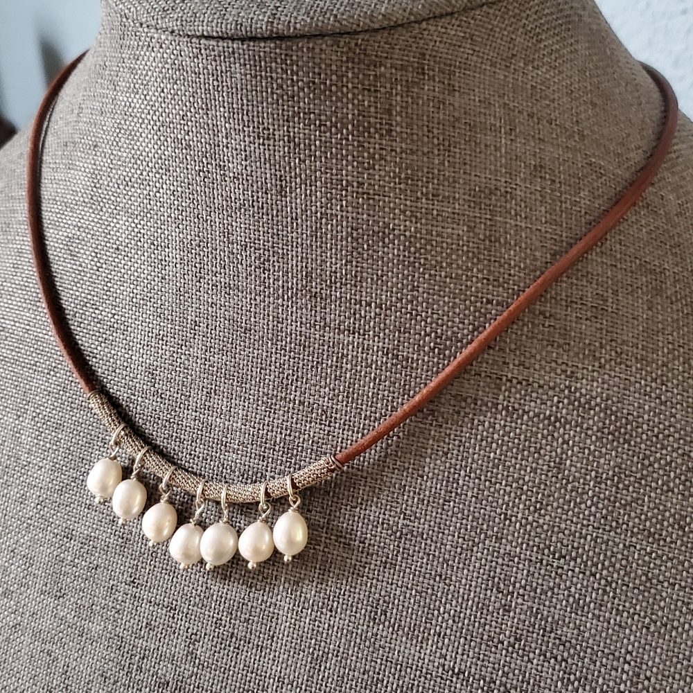 Silpada Pearls Of Wisdom sterling leather and freshwater pearl necklace - Picture 6 of 14